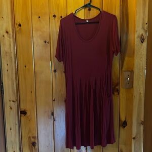 XL maroon/ burgundy dress with pockets!